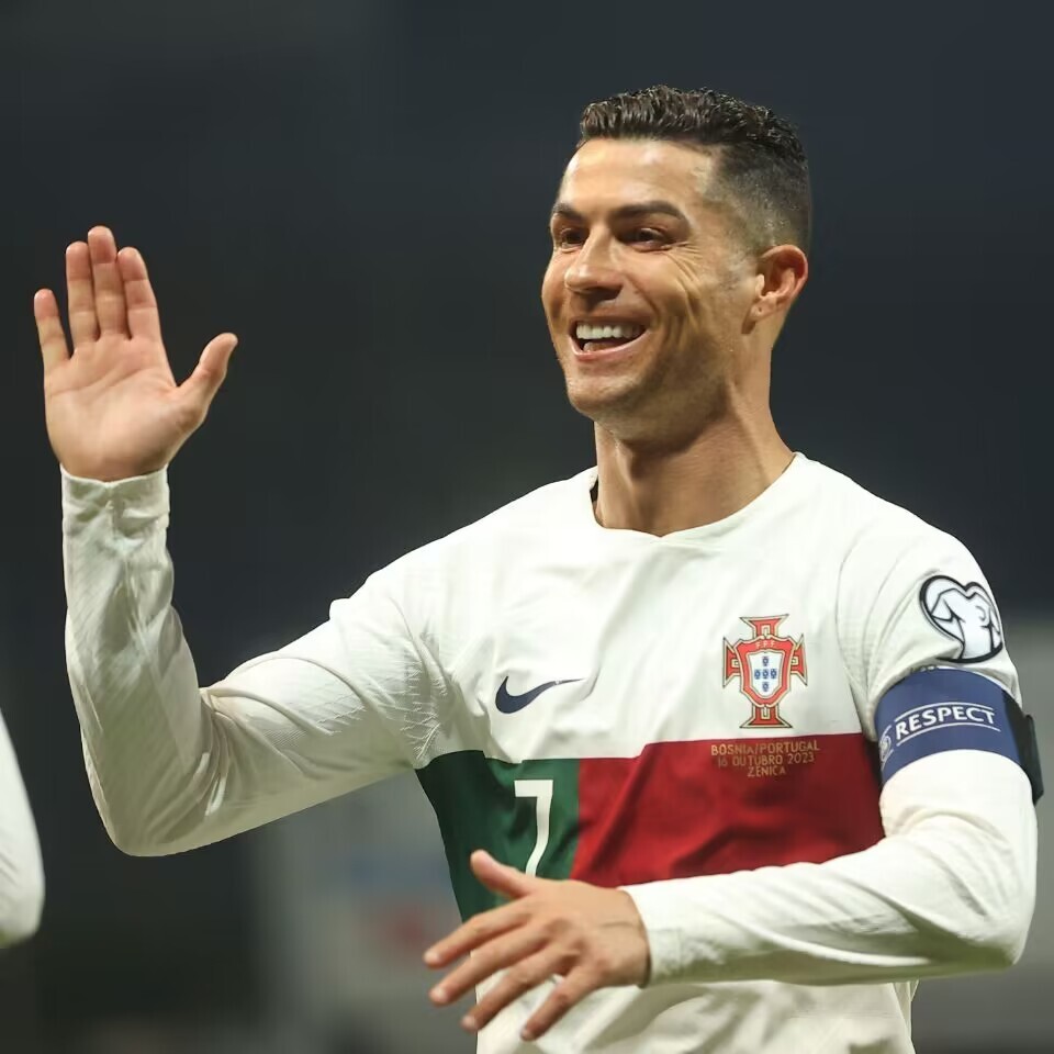 葡萄牙大胜立陶宛，C罗传射献助攻