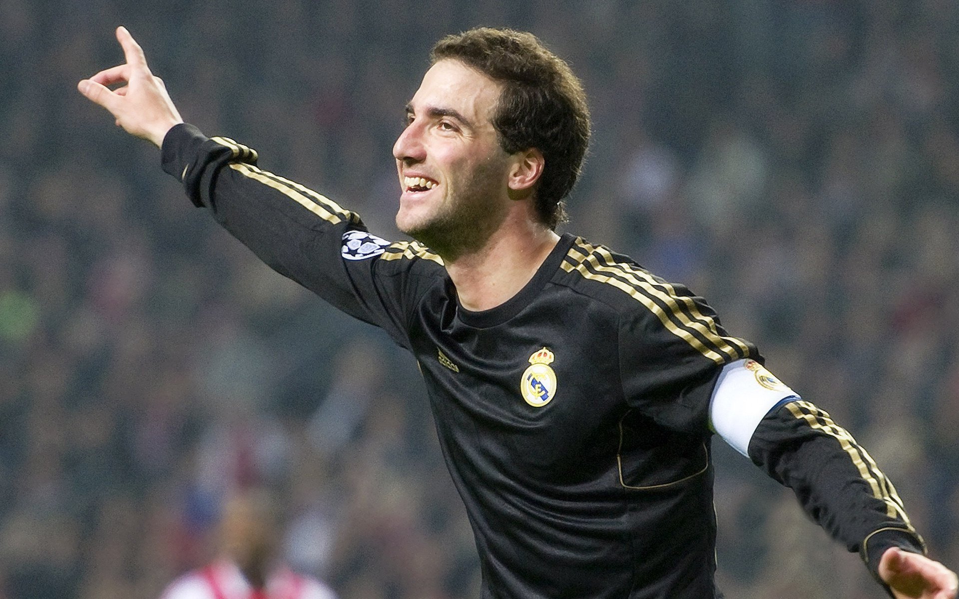 黄喜灿，NBA季后赛之夜的全能风暴